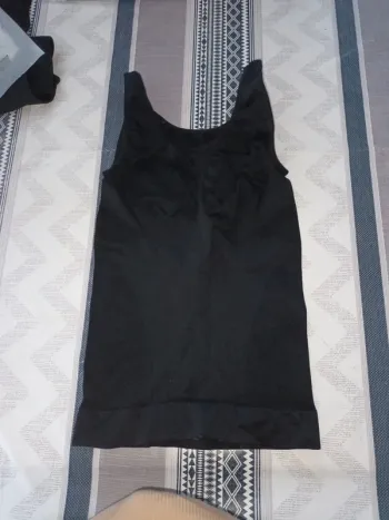 Top silhouette noir