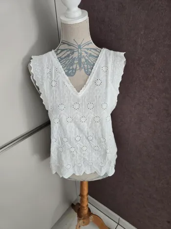 Haut broderie anglaise Ycoo taille M neuf