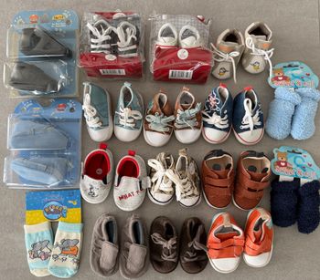 Gros lot chaussures bébé 0-12 mois