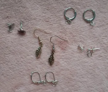 Boucles dâoreilles feuille + attaches au choix