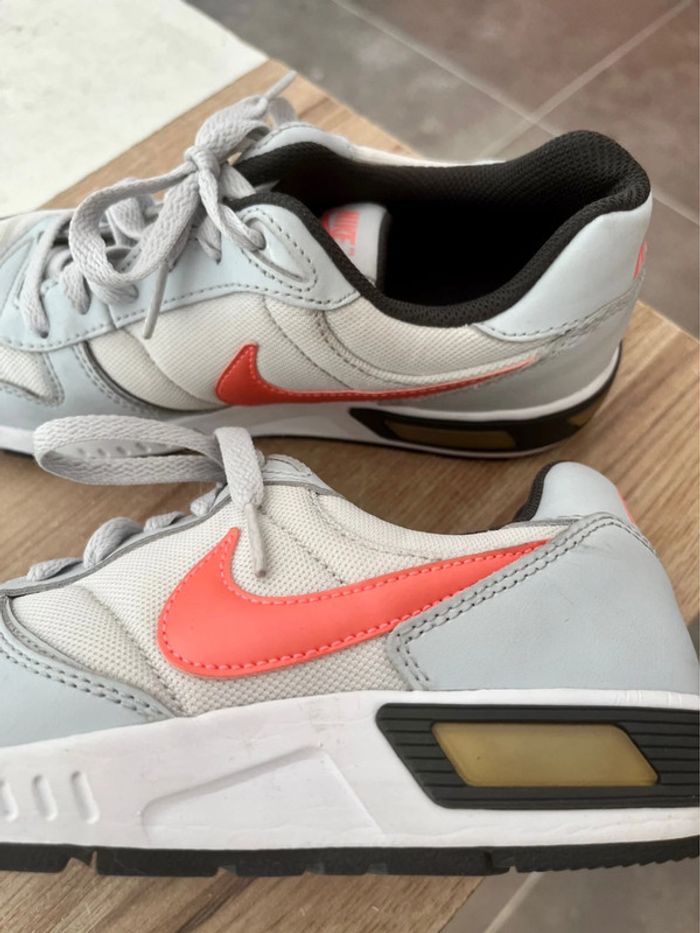 Baskets Nike pointure 38 - photo numéro 6