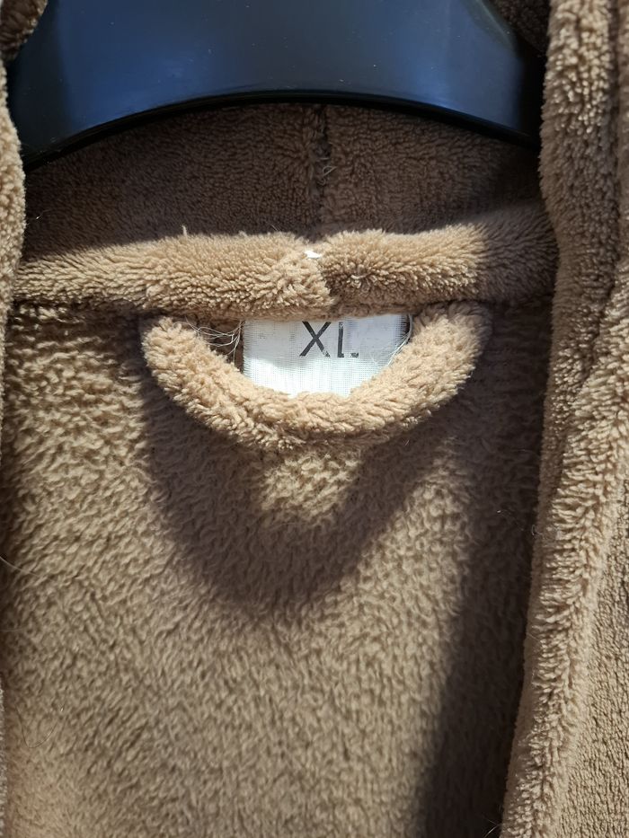 Joli peignoir polaire femme chaud XL marron clair très bon état - photo numéro 2