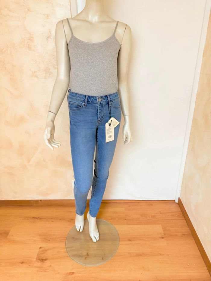 Jean Levi’s 711 Skinny – Taille 28/32 – Bleu clair – Neuf avec étiquette - photo numéro 12