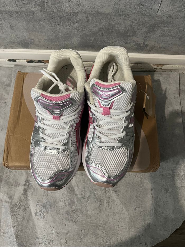 ASICS Kayano 14  blanc/Fauve – NEUF – Pointure 43.5 – Homme/Femme - photo numéro 4