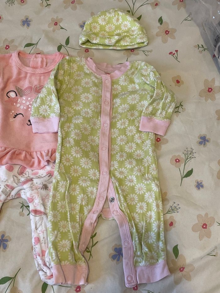 Pyjamas taille 3 mois - photo numéro 2