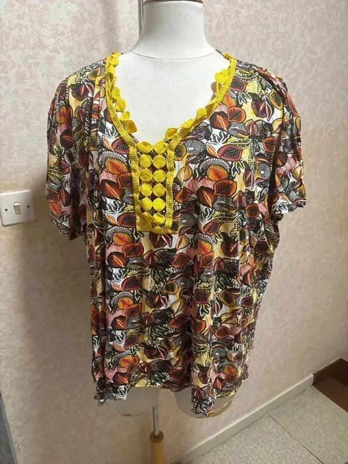 Blouse taille 58-60 marque bleu bonheur
