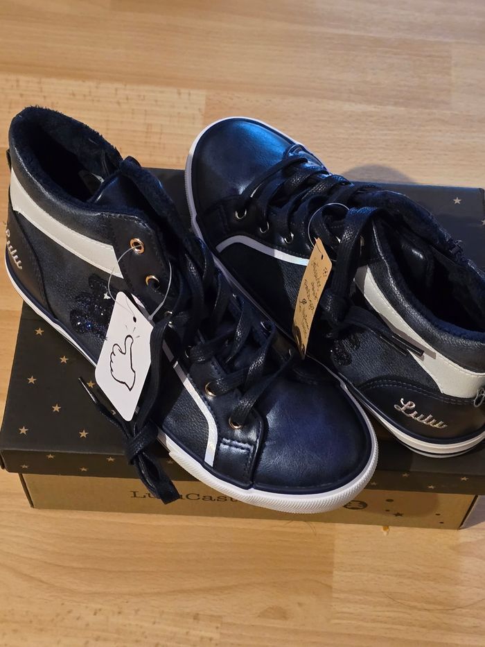 NEUVES (non portées) 🏷🏷🩷😍🤩superbes baskets chaudes pointure 35 fille🩷😍🤩 - photo numéro 6