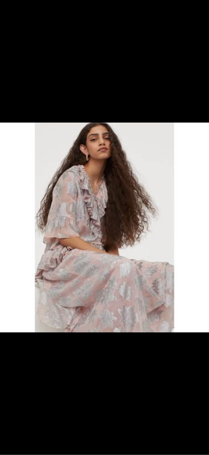 Robe brillante style bash - photo numéro 2