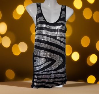 Superbe mini-robe sexy, noire et argent, coupe sport