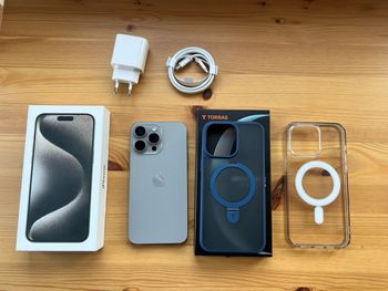 Apple iPhone 15 Pro Max 256 Go Titan Nature