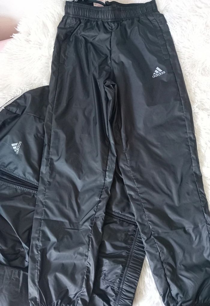 Ensemble survêtement Adidas 9/10ans 🖤🩶 - photo numéro 2