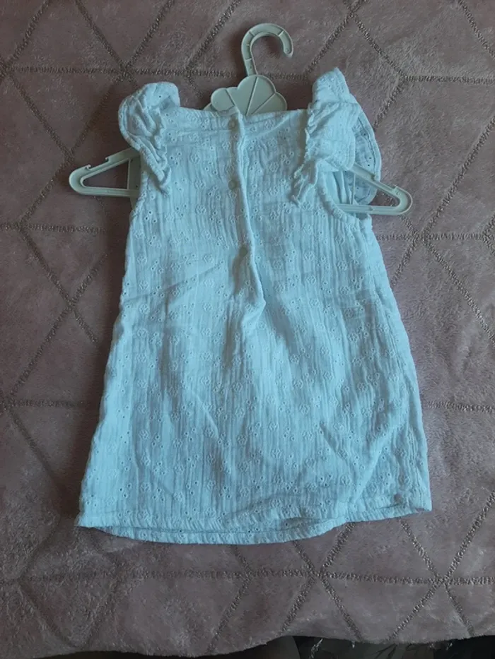 Robe avec body intégré 6 mois - photo numéro 3