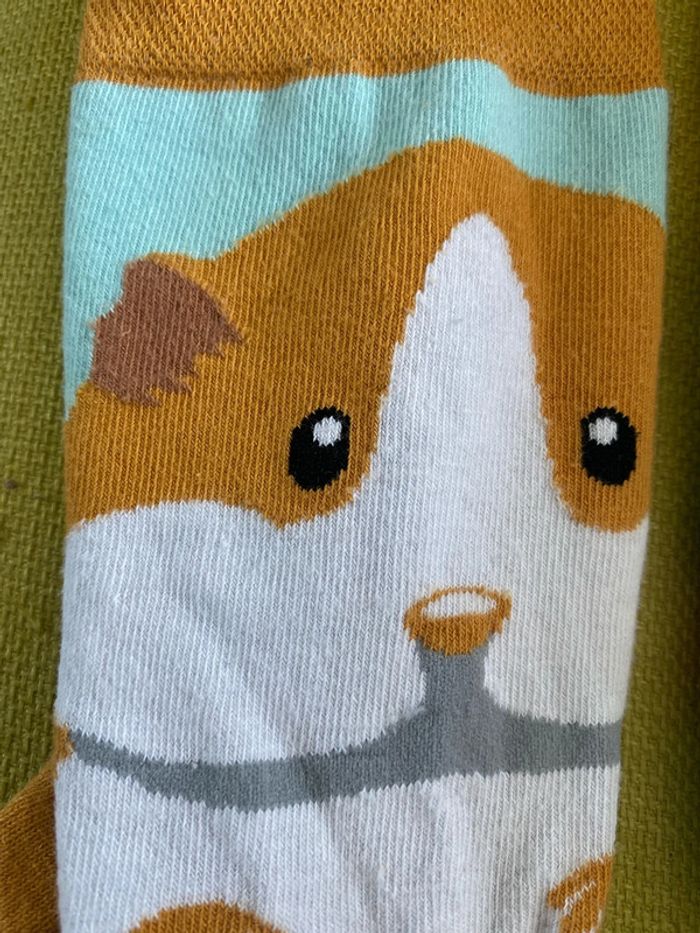 Jolies chaussettes dépareillées - photo numéro 2