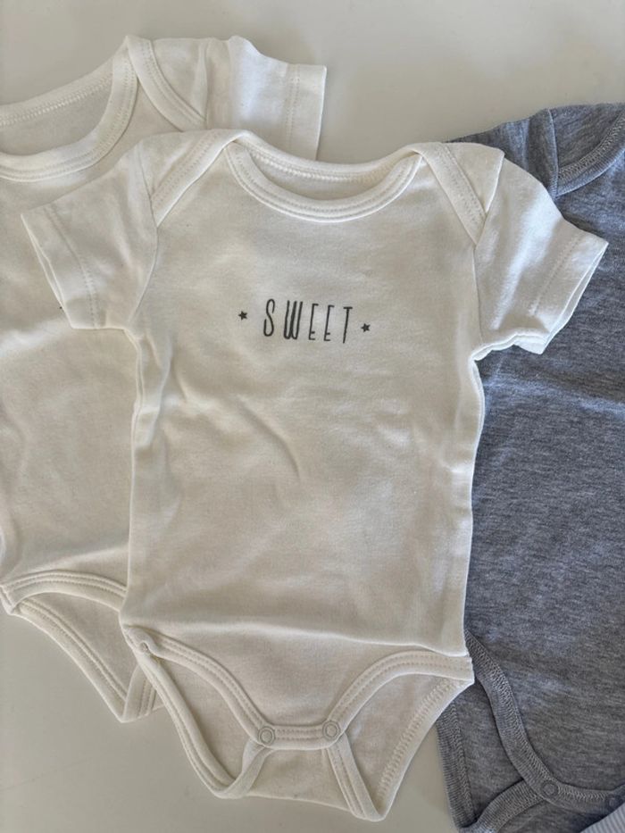 Lot de 4 bodies bébé 3M - photo numéro 6