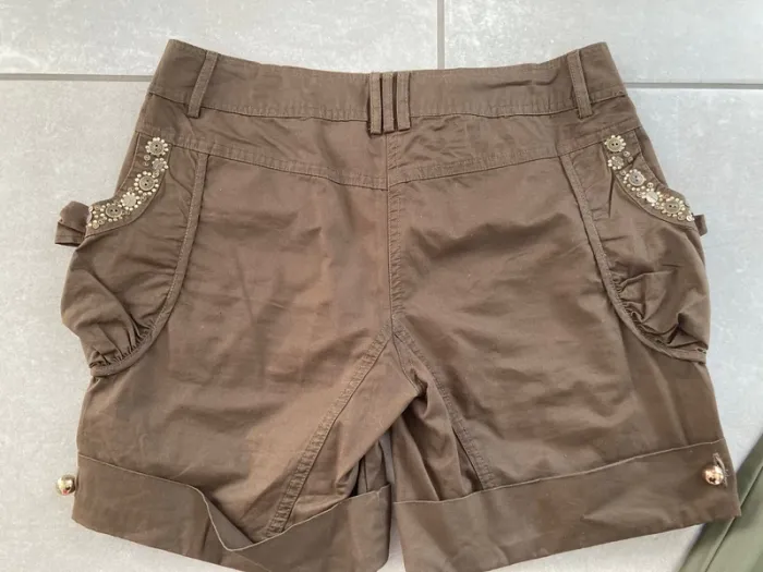 Short kaki style militaire avec strass et perles - photo numéro 5