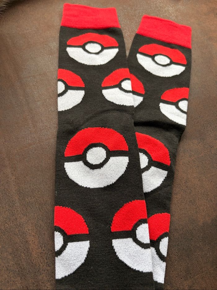 Chaussettes pokeball - photo numéro 2