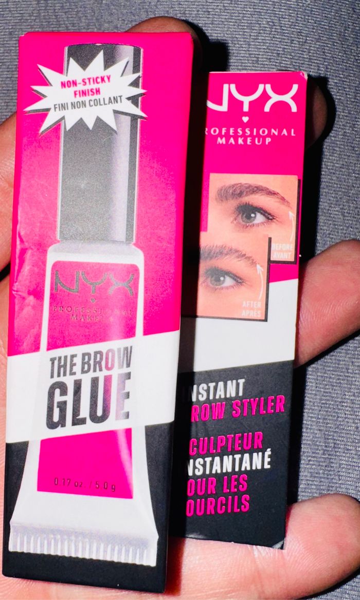 - [ ] Gel à Sourcils Fixateurs The Brow Glue : La Colle à Sourcils - photo numéro 3