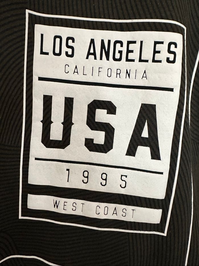 Sweat vert primark los angeles taille 8/9 ans très bon état - photo numéro 3