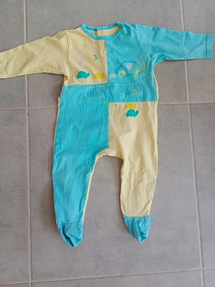 4 pyjamas légers 12 mois - photo numéro 3