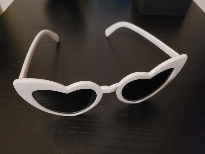 Lunette de soleil cœur blanc - photo numéro 2