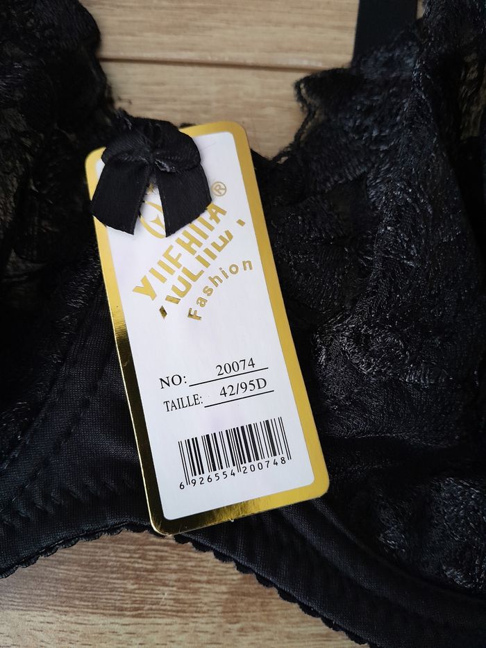 soutien gorge dentelle noire 95D + culotte L - photo numéro 7