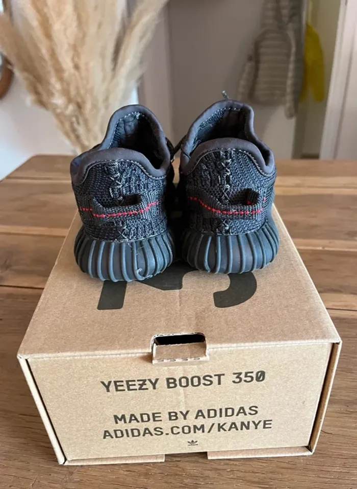Adidas Yeezy Boost 350 V2 noires - photo numéro 5