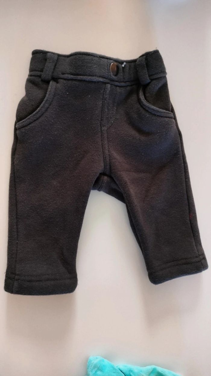 2 pantalons garçon 3 mois - photo numéro 2