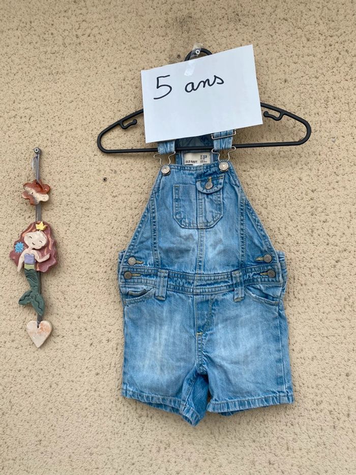 Très belle salopette jeans short