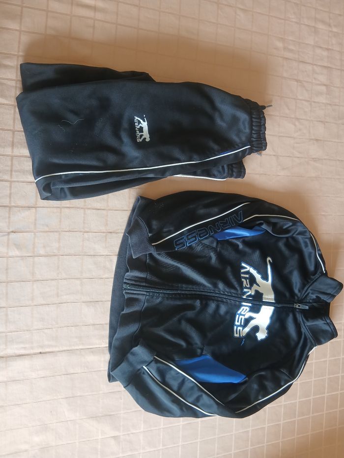 Ensemble jogging airness 8 ans