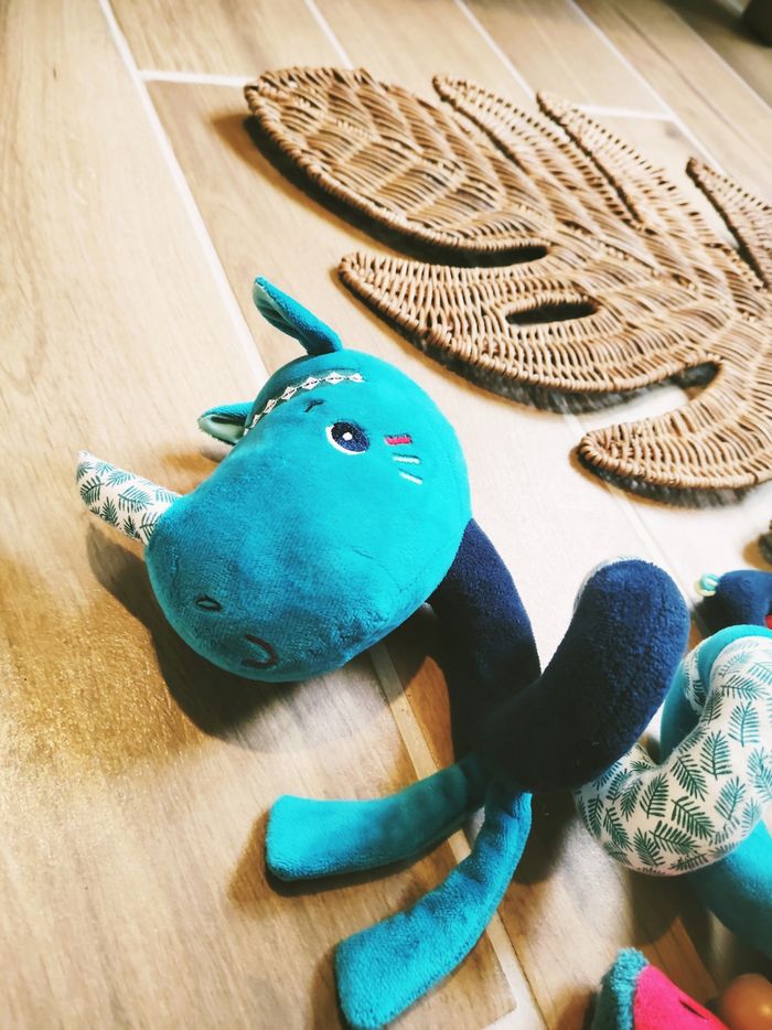 🦏Peluche doudou d'éveil Spirale multi activités sensorielle Marius en tissu marque Lilliputiens - photo numéro 5
