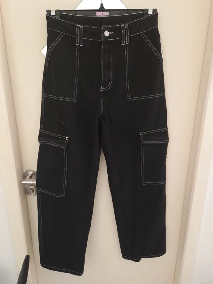 Jean cargo noir taille haute poche à rabat taille M