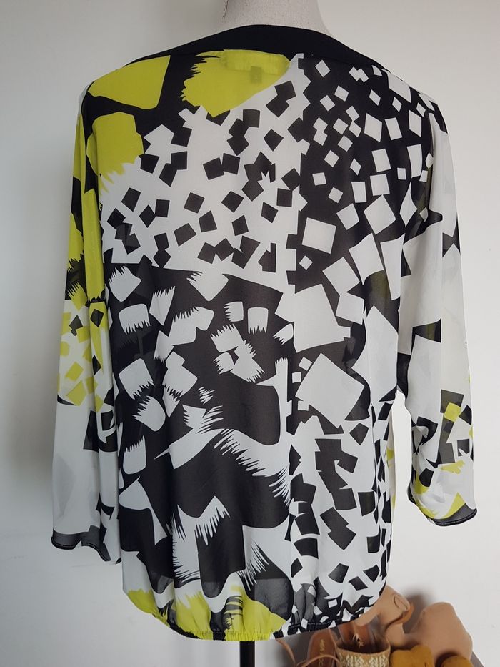 Blouse multicolore épaules dénudées, un peu transparente. Principles. T42 aisselles 55cm, haut 64cm. - photo numéro 4