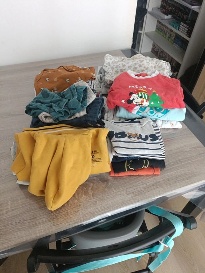 Lot de vêtements 2 ans