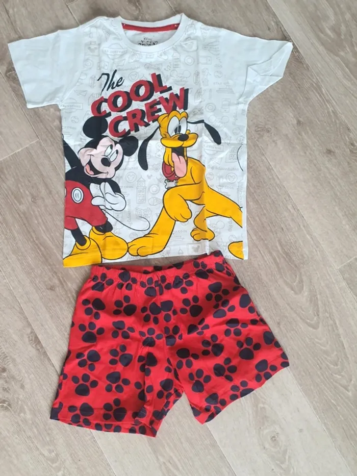 Pyjama 2 pièces Mickey taille 4-6 ans