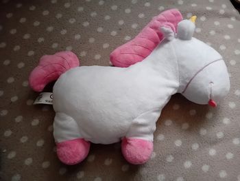 Peluche plate licorne moi moche et méchant 3