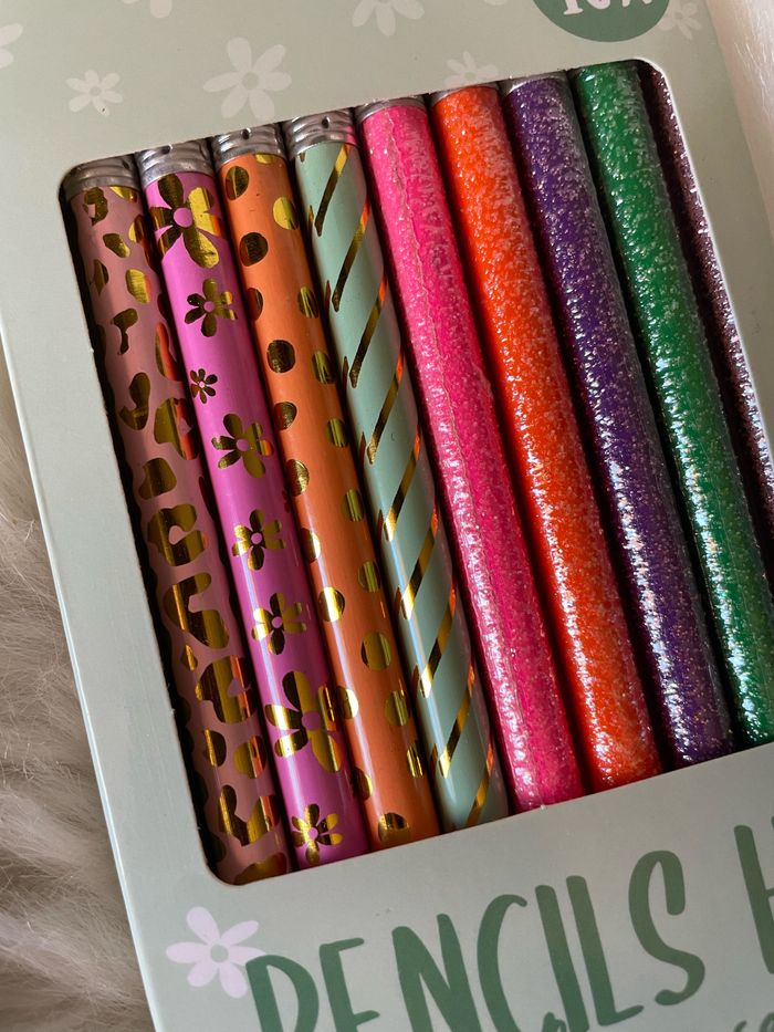 10x crayons à papier + 1x stylo + 1x gomme - photo numéro 2