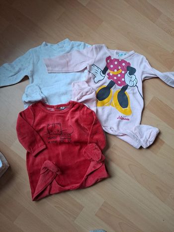 Lot 3 pyjamas 9mois #Disney
