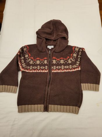 1 pull zippé à capuche  garçon 2 ans 