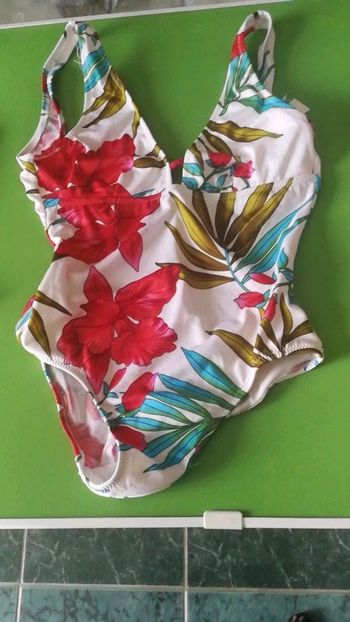 2 Maillots de bain neuf