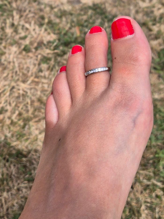 Superbe bague de pied en acier