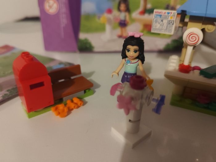 Lego Friends emma modele 41098 Le Kiosque d'Emma emmas kiosk - photo numéro 3