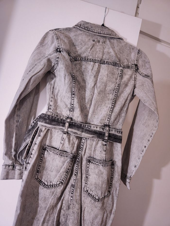 Combinaison jeans neuve - photo numéro 7