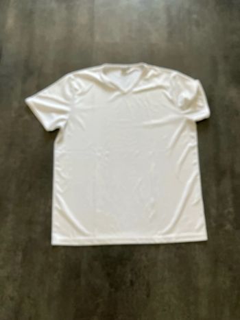 T shirt blanc col V