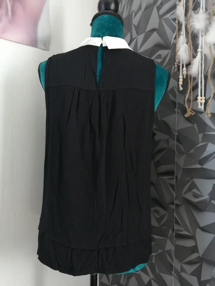 Blouse noire  sans manches doublée à col blanc avec lien à nouer / gémo / (M) - photo numéro 2