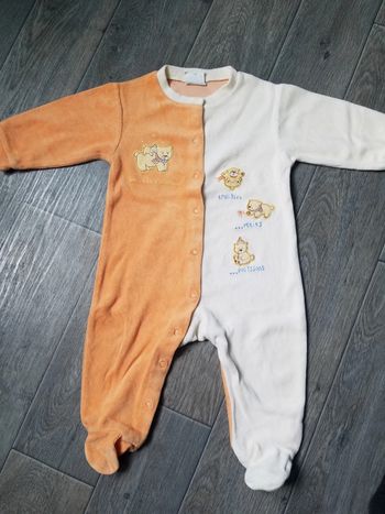 Pyjama velours taille 6 mois bon état