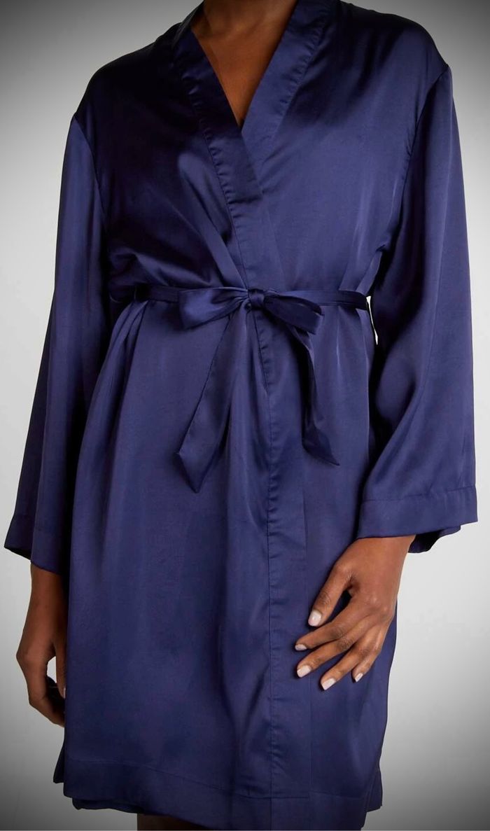 Peignoir en satin - photo numéro 5
