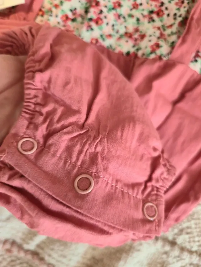 Barboteuse liberty rose coton neuve 24 mois - photo numéro 3