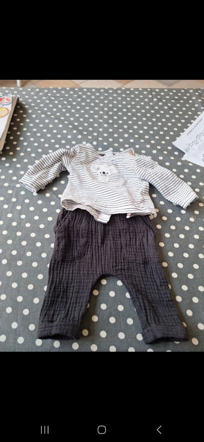 Ensemble pantalon + tee shirt 1 mois