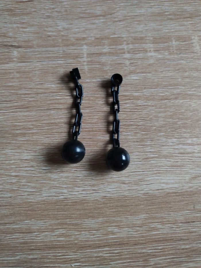 Lot 2 boules et chaîne prisonnier lego city - photo numéro 2