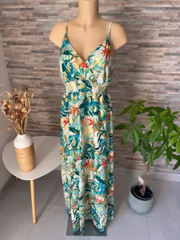 Robe écru à fleurs